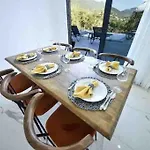 Mi Kasa فيلة