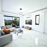 Mi Kasa فيلة